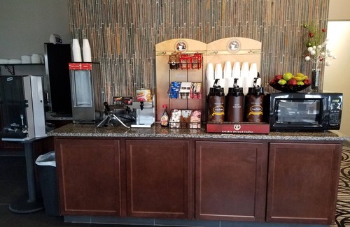 West Okoboji Hotel | Okoboji Inn & Suites