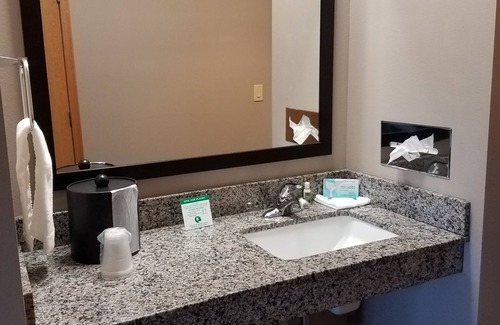 West Okoboji Hotel | Okoboji Inn & Suites