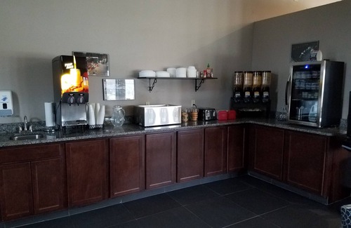 West Okoboji Hotel | Okoboji Inn & Suites