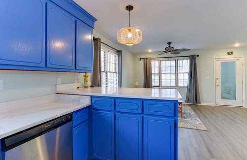 Northeast Virginia Beach Condo | Old beach - 2.5 blocks to the oceanfront
