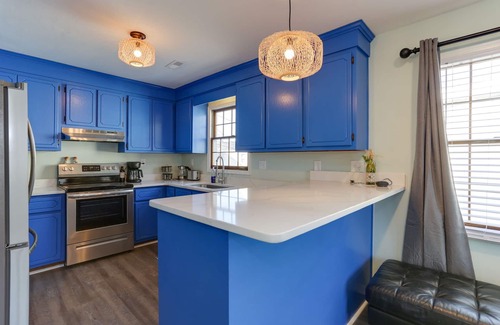 Northeast Virginia Beach Condo | Old beach - 2.5 blocks to the oceanfront