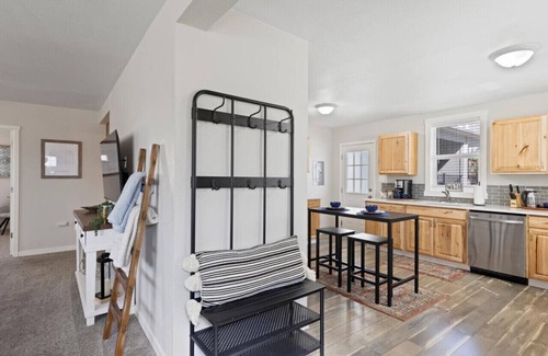 Colorado Springs House | Old Colorado City Retreat