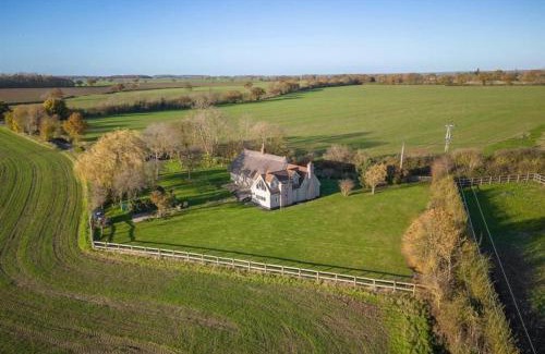 Great Saling House | Old Cottage - English Countryside Retreat