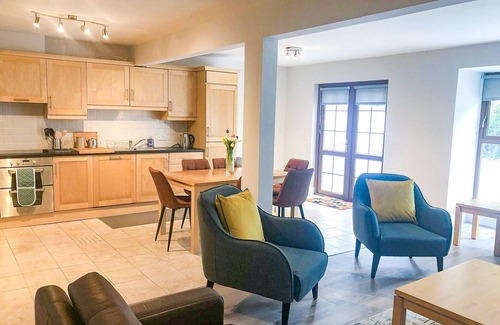 Terryglass House | Old Court Holiday Home No 3 (3 Bed - Sleeps 6)