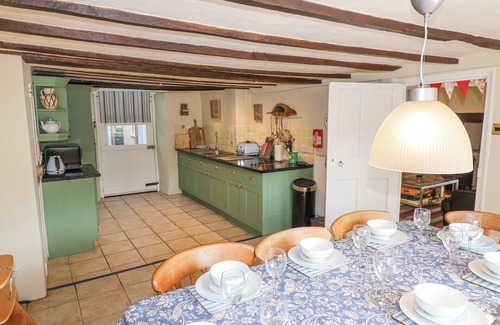 Whitchurch Canonicorum Cottage | OLD CROSS COTTAGE, pet friendly in Whitchurch Canonicorum