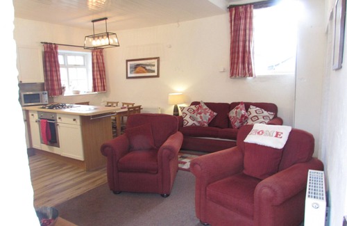 Braithwaite Cottage | old farmhouse mews cottage 3
