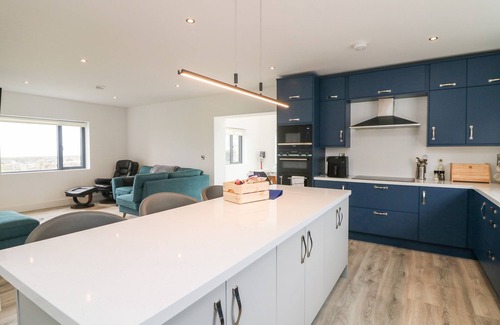 Slade Cottage | OLD FIELD HOUSE, family friendly in Fethard-On-Sea, County Wexford