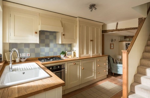Bretforton Cottage | Old Fox Cottage - sleeps 4 guests in 2 bedrooms