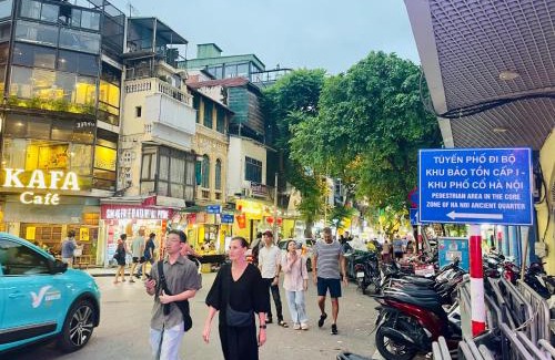 Hang Bac House | Old House Homestay