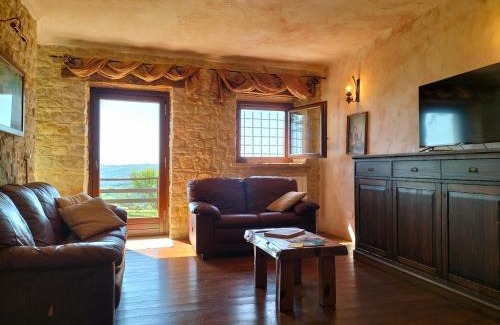 Penna San Giovanni Villa | Old House