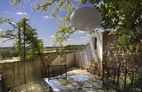 Soupex Cottage | Old Mansion & Bohemian vintage design touch. Historical Park & large pool.