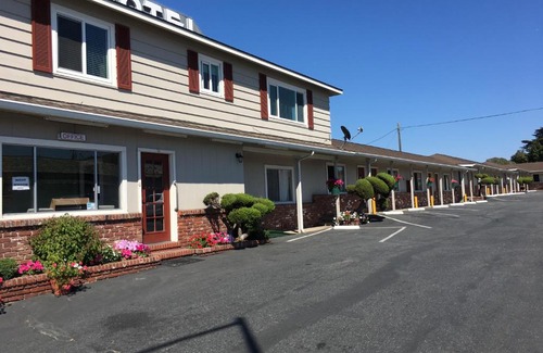 Marina Hotel | Old Marina Inn