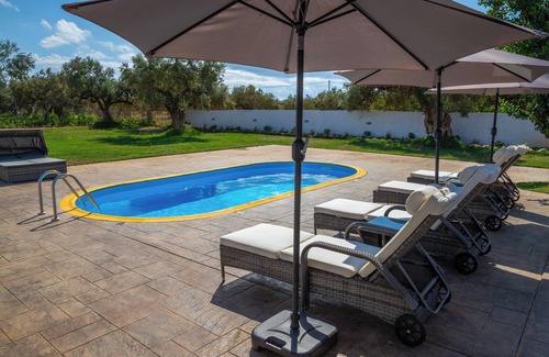 Voia Cottage | Old Olive Tree Cottage