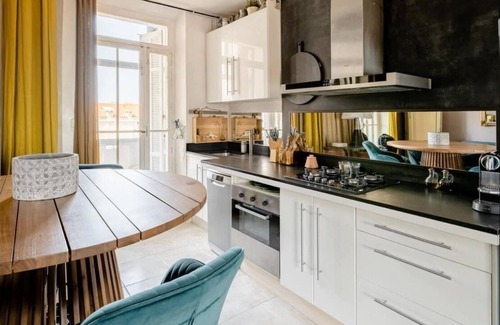 Palais de justice Apartment | Old port apartment in the center of Marseillaise life