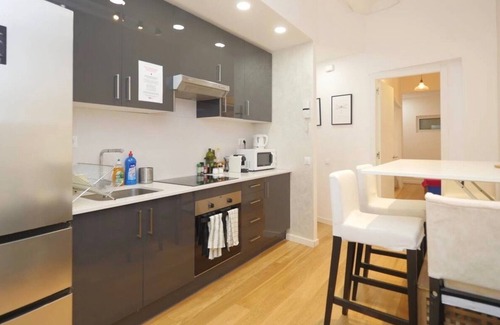 El Born Apartment | Old Town Center 4-Bedroom 2-Bathroom
