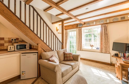 Ludwel Cottage | OLD TOWN COTTAGE, romantic, character holiday cottage in Ludlow