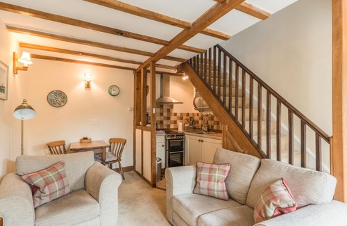 Ludwel Cottage | OLD TOWN COTTAGE, romantic, character holiday cottage in Ludlow