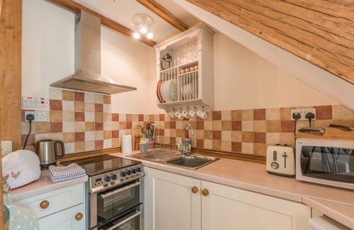 Ludwel Cottage | OLD TOWN COTTAGE, romantic, character holiday cottage in Ludlow
