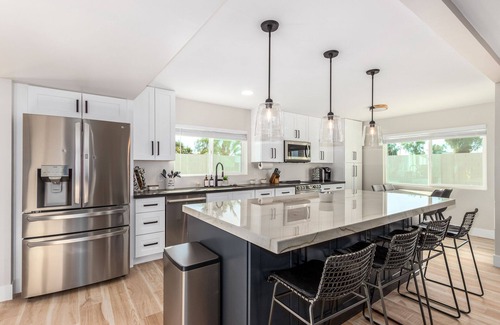 Hayden Estates House | OLD TOWN LUXURY 5BDR HOUSE NEWLY REMODELED. CABANA, POOL.