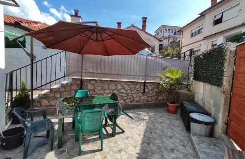 Varosh House | Old Town Patio House