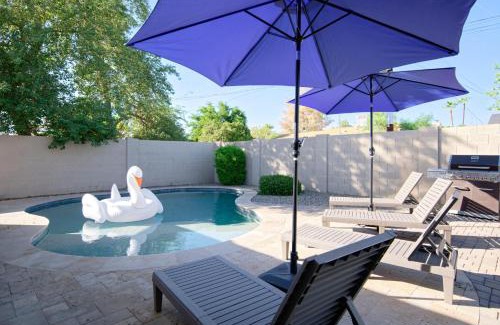 Scottsdale Estates Nine House | Old Town Saguaro - Private Pool, Fire Pit & Games