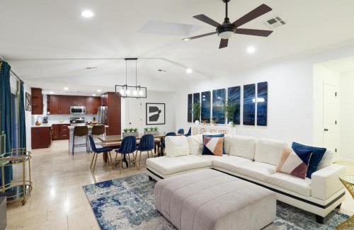 Scottsdale Estates Nine House | Old Town Saguaro - Private Pool, Fire Pit & Games