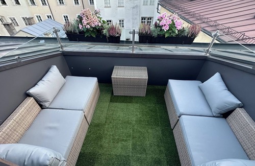 Altstadt Apartment | Old town. Studio with a Castle View. Roof terrace