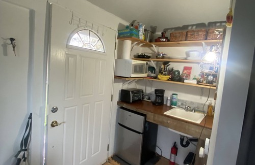 Carnation Apartment | Old Town Tiny Studio Cottage near Pacific University and Wine Country