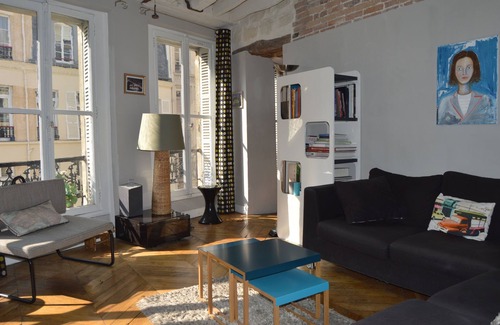 Les Halles Apartment | Old typical parisian-style family apartment