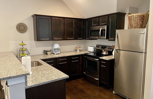 Old Village Apartment | Old Village Retreat-Shem Creek-Downtown CHS-Beach