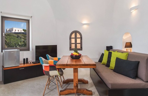 Vourvoulos House | Old Vourvoulos Houses - Santorini - Loft Apartment for 2-4!