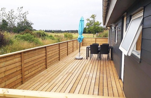 Bratten Strand House | Older renovated and well equipped holiday home near the beach