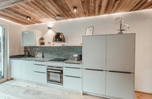 Fuegen Apartment | OLDWOOD CHALET - Cozy Alpine Apartment with Balcony in Zillertal, presented by AlpenLuxus