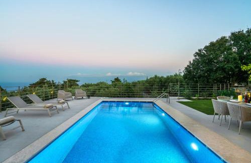 Kefalas Villa | Olimpia Villas I Luxury villas with private pools!