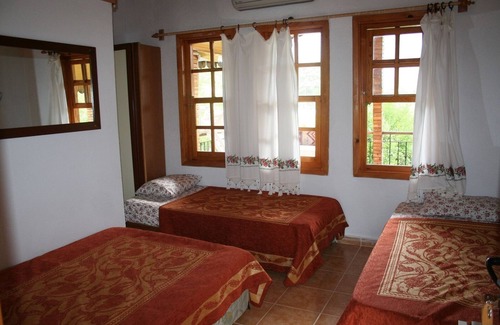 Olympos Hostel | Olimpos antik kenti Karakalem Bungalow Evleri