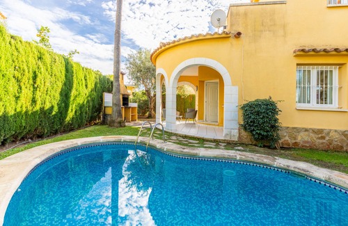 Molinell Villa | Oliva Nova Golf pool, private garden, ADSL-Wifi, TV SAT and offerts 2013
