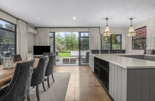 Dyerville Cottage | Olive Estate - Martinborough Holiday Home