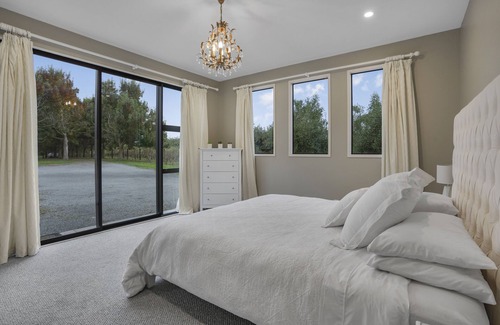 Dyerville Cottage | Olive Estate - Martinborough Holiday Home