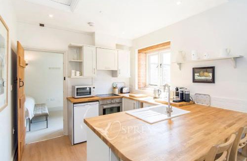 Fotheringhay Apartment | Olive