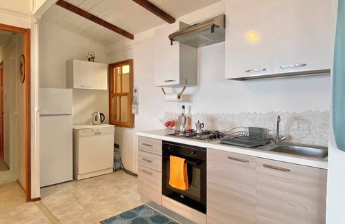 Villaggio delle Mimose House | Olive Tree Oasis: Coastal Charm & Sea Views