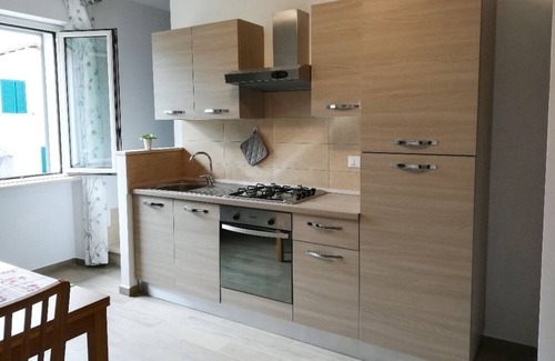 Poggio Apartment | Olmo apartment in the historic center of Manziana