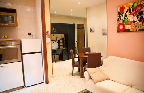 Fuorigrotta House | Oltremare house is an apartment with attention to the smallest details