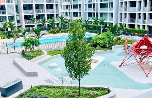 Lidcombe Apartment | Olympic Park Oasis - New 3b2b condo - Pool, Parking