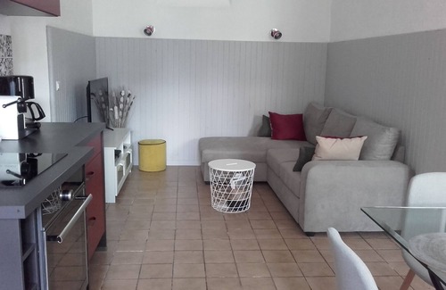 Formigny House | OMAHA BEACH COTTAGE BETWEEN EARTH AND SEA