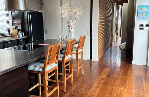 Omaha House | OMAHA BEACH- Relax and Retreat