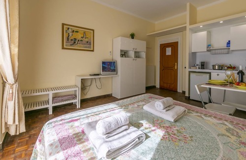 Mascalucia Apartment | Ombretta Apt between Etna Volcano and Sea, Mascalucia, Italy