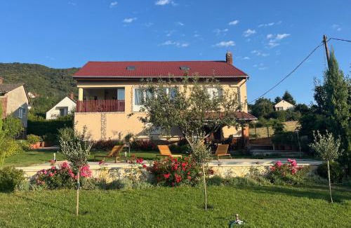 Badacsony House | OMEGA