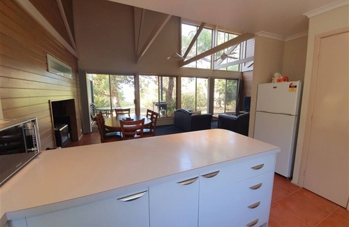 Forge Creek Apartment | Omeo - 1 Nt(waterfront)