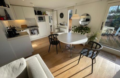 Voorthuizen House | Omheind NatuurHuisje, prive en licht, VOORTHUIZEN Veluwe, naast het bos, zeer rustig