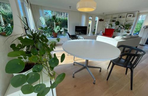 Voorthuizen House | Omheind NatuurHuisje, prive en licht, VOORTHUIZEN Veluwe, naast het bos, zeer rustig
